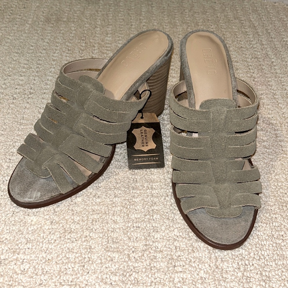 NWOB Crevo Hazelle Leather Suede Heeled Sandal in Sage size 6